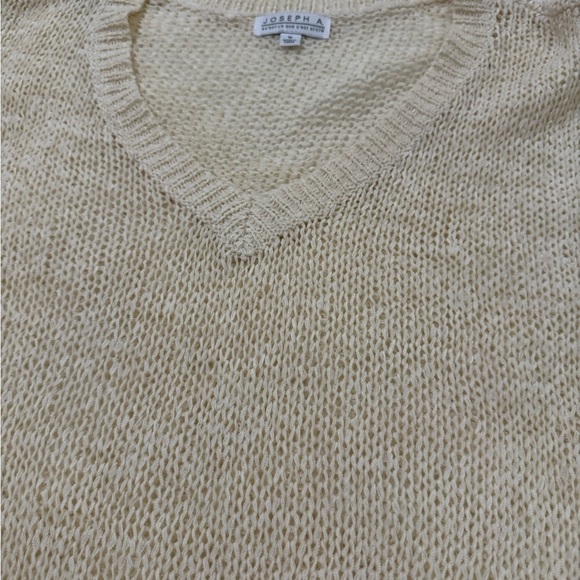 Sz M Joseph A Ivory knit Lightweight Sweater B neck - Picture 5 of 10